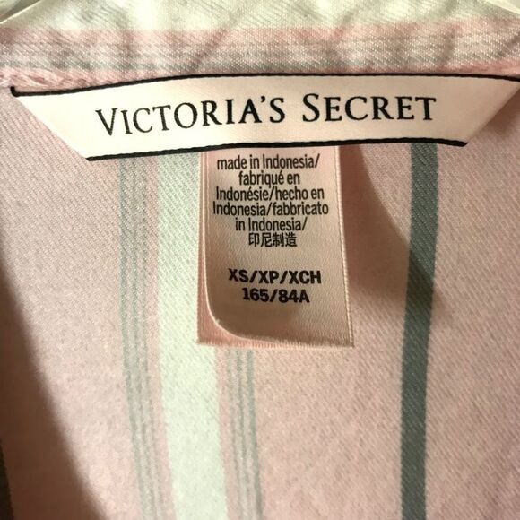 Victoria Secret Flannel Pajama Top Button Down - Picture 5 of 6
